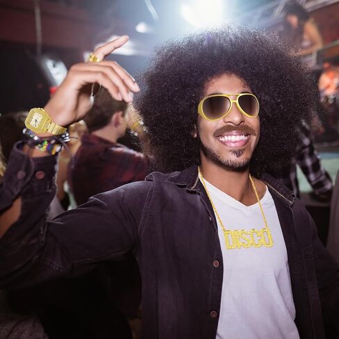 مجموعة أزياء شعر مستعار هيبي ديسكو مكونة من 18 قطعة للرجال والنساء، شعر مستعار بني أفريقي، نظارات شمسية، 12 تصميمًا للشارب وخاتم ذهبي وقلادة ساعة ذهبية صناعية لحفلات الديسكو 50/60/70 ثانية in Kuwait