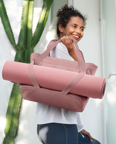 BAGSMART Tote Bag for Women with Zipper, Quilted Tote Bag Gym Tote with Yoga Mat Straps for Travel Sport in Kuwait