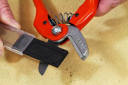 Diamond Machining Technology (DMT) Diamond Mini-Sharp Portable Pocket Fine Grit Sharpener (F70F) in Saudi Arabia