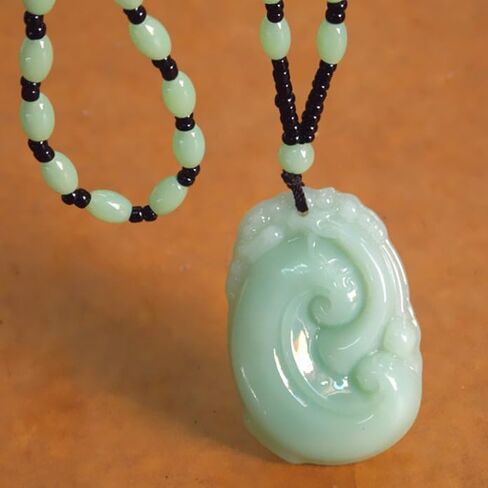 Gorgeous and elegant jade ruyi pendant, showing your cultural taste in Saudi Arabia