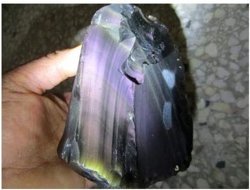 Natural Obsidian Healing Crystal Raw Gemstones Rocks Stones One Piece for Home Office Decoration, Tumbling, Polishing, Crystal Healing in Saudi Arabia