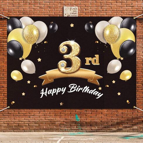 خلفية لافتة عيد ميلاد سعيد ثالث - 3 لوازم زينة لحفلات أعياد الميلاد للأولاد - أسود ذهبي 4 × 6 أقدام in Kuwait