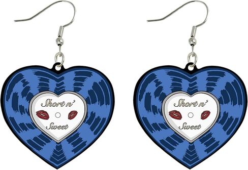 أقراط سابرينا كاربنتر 𝐒𝐡𝐨𝐫𝐭 𝐧' 𝐒𝐰𝐞𝐞𝐭 للحفلات الموسيقية للنساء المعجبين من الأكريليك الأرجواني على شكل قلب أقراط متدلية من ألبوم سابرينا أقراط مستوحاة من إكسسوارات الملابس لديكور الملابس in Kuwait