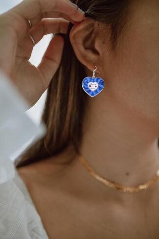 أقراط سابرينا كاربنتر 𝐒𝐡𝐨𝐫𝐭 𝐧' 𝐒𝐰𝐞𝐞𝐭 للحفلات الموسيقية للنساء المعجبين من الأكريليك الأرجواني على شكل قلب أقراط متدلية من ألبوم سابرينا أقراط مستوحاة من إكسسوارات الملابس لديكور الملابس in Kuwait