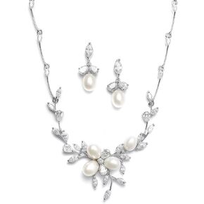 ماريل طقم مجوهرات زفاف فاخر مكون من عقد واقراط مرصعة بحجر الزركونيا المكعب من لؤلؤ المياه العذبة الأصلية in Kuwait