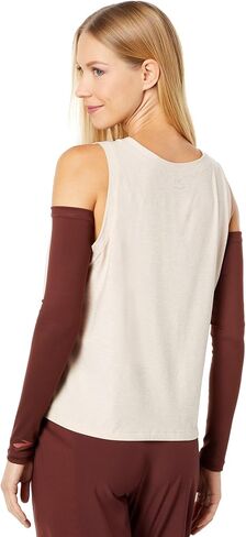 Brooks Source Midweight Arm Warmer in Saudi Arabia
