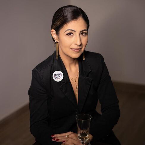 أزرار White Trump Vance 2024، دبابيس حملة الانتخابات الرئاسية، 2.25 بوصة (عبوة من 3) in Kuwait