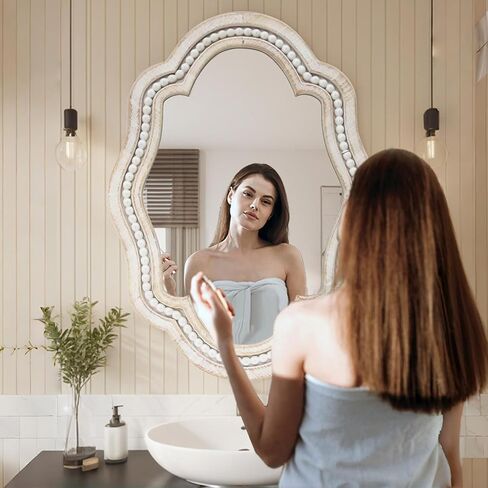 مرآة مطرزة صدفية أنيقة بتصميم فريد، مرآة عتيقة تعزز نمط المنزل، مرايا حائط خشبية أنيقة باللون الأبيض، مرايا حمام صغيرة للجدار، مثالية للحمام، المدخل، غرفة النوم in Kuwait