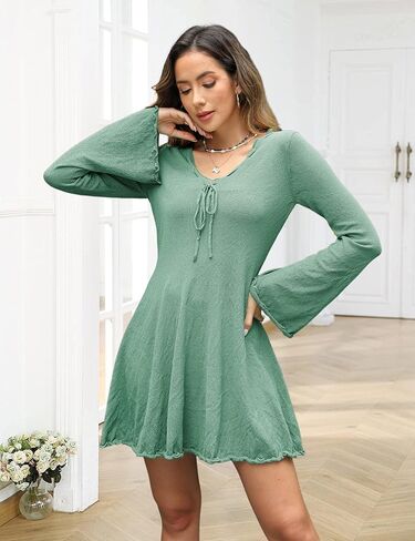 فستان نسائي قصير على شكل حرف A برباط وياقة على شكل ملعقة وأكمام طويلة على شكل جرس وحاشية مكشكشة محبوكة كاجوال للشاطئ in Kuwait