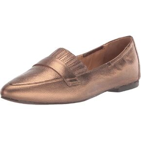 حذاء نسائي مسطح من Trotters Emotion Loafer in Kuwait