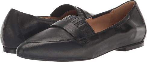 Trotters Women's Emotion Loafer Flat in Saudi Arabia