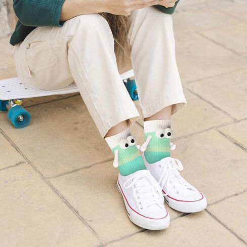 2 Pairs Holding Hands Socks Funny 3D Doll Couple Socks Hand Holding Friend Socks in Saudi Arabia