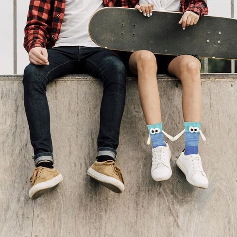 2 Pairs Holding Hands Socks Funny 3D Doll Couple Socks Hand Holding Friend Socks in Saudi Arabia