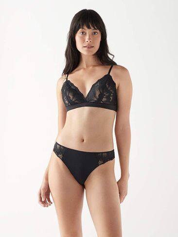 سروال داخلي نسائي من الدانتيل الناعم من True & Co in Kuwait