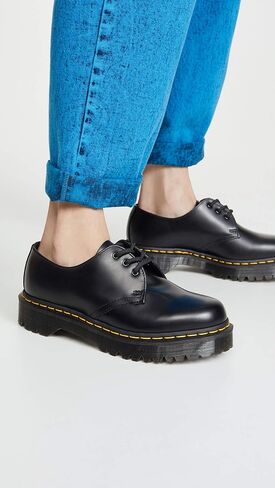 Dr. Martens, Unisex 1461 Bex 3 Eye Oxford, Black Smooth, 7 US Women/6 US Men in Saudi Arabia