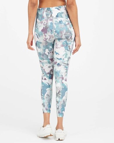 سروال ضيق نسائي من SPANX مطبوع عليه Booty Boost Active 7/8 - in Saudi Arabia