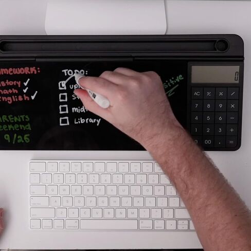 سبورة بيضاء لسطح المكتب من DeskBoard Buddy مع آلة حاسبة + 2 قلم تحديد - لوحة حامل للمسح الجاف للمكتب باللون الأسود لسطح طاولة الكمبيوتر - حجم صغير، محمول، لوح ملاحظات زجاجي على سطح الطاولة مع حامل قلم تحديد صغير in Kuwait