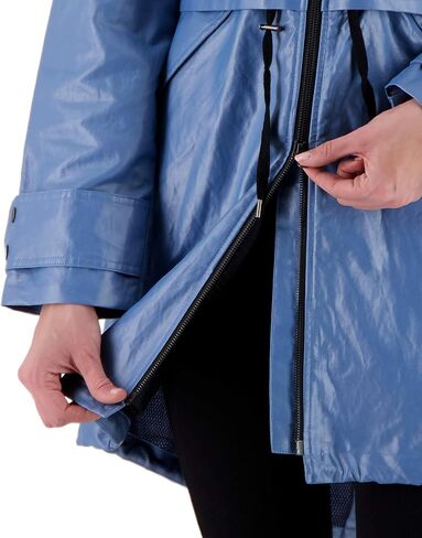 Obermeyer Women's Emmie Trench in Saudi Arabia