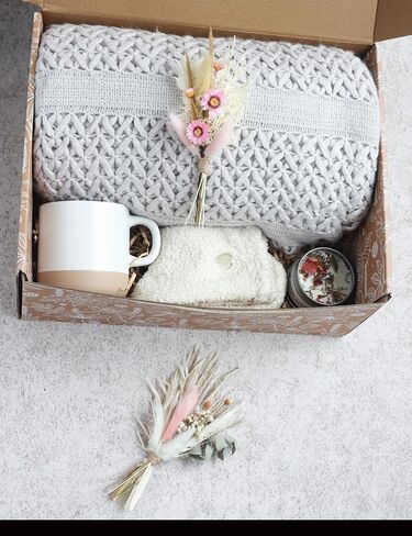 Mini Dried Flower Bouquet Set of 6, Boho Wedding Decor, Boutonniere for Men,Table Centerpieces, Dry Pampas Grass,Birthday Cake Flowers,Personalized Bridesmaid Gift Box,Small Bottles Decoration.(White) in Kuwait