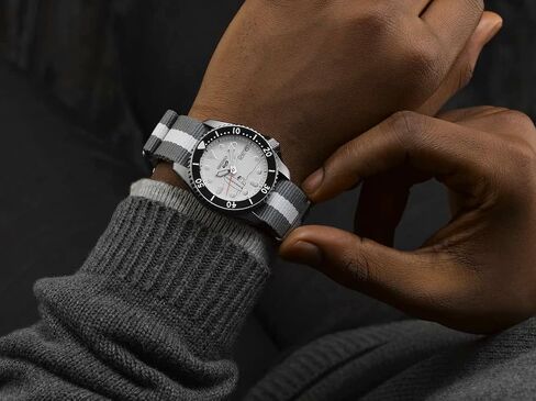 Seiko 5 Sports X Peanuts Snoopy â€˜Surfboardâ€™ Limited Edition SRPK25K1, strap in Saudi Arabia