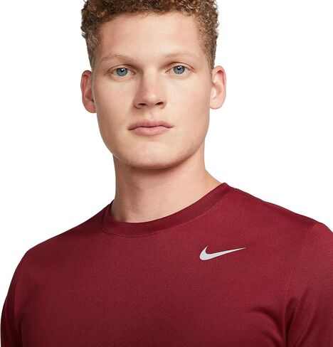 Nike mens Legends Shorts Sleeve Tee in Saudi Arabia