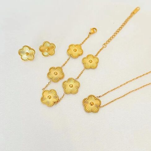 مجموعة مجوهرات فاخرة مكونة من 3 قطع من خمس أوراق البرسيم: قلادة أنيقة، وأقراط مذهلة، وسوار أنيق مطلي بالذهب عيار 18 قيراط - الهدية المثالية للنساء مثالية للمناسبات الخاصة والتألق اليومي in Kuwait