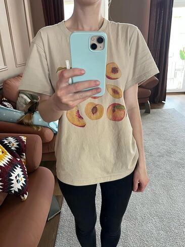 Vintage Peaches Printed Graphic Tees Summer Women Cute Short Sleeve Summer T-shirt Fruit Shirt Aesthetic Tops in Saudi Arabia