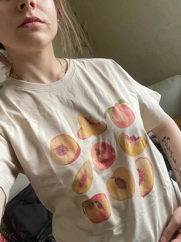 Vintage Peaches Printed Graphic Tees Summer Women Cute Short Sleeve Summer T-shirt Fruit Shirt Aesthetic Tops in Saudi Arabia
