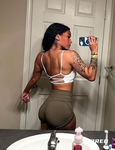 YEOREO Women Seamless Scrunch Workout Shorts High Waisted Intensify Running Gym Yoga Workout in Saudi Arabia