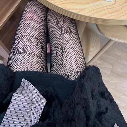 جوارب طويلة منقوشة بنمط شبكة صيد السمك للنساء من كافال بلون اسود بنمط هللو كيتي، جوارب طويلة مزينة بالزهور لارتداء جوارب هالو كيتي سيكون اكثر جمالا، اسود كيه، S-XL in Kuwait