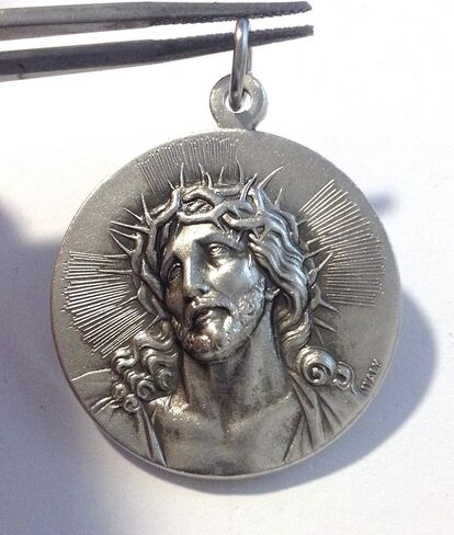 The Holy Face of Jesus Christ Medal - Ecce Homo (Behold the Man) - Real Italian Masterpiece BIg Size - 32 mm - Made in HIGH RELIEF in Saudi Arabia