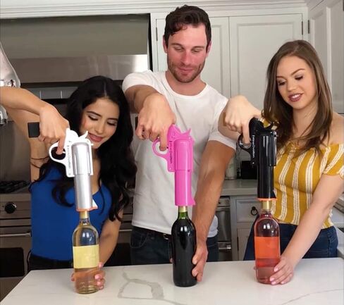 Realtree® Electric Gun Wine Bottle Opener - Open your Wine Bottle Fast with this New Corkscrew - Great Gift for Gun Enthusiasts and Wine Lovers. Foil Cutter and Charging Base Included. (Black) in Kuwait