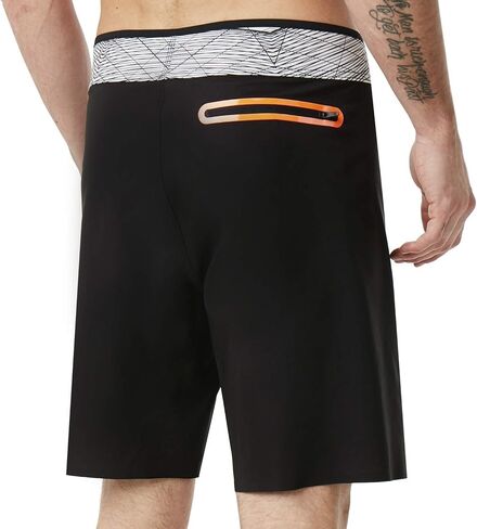 Oakley Men's Standard Geo Ellipse 18 Inc Boardshort in Saudi Arabia