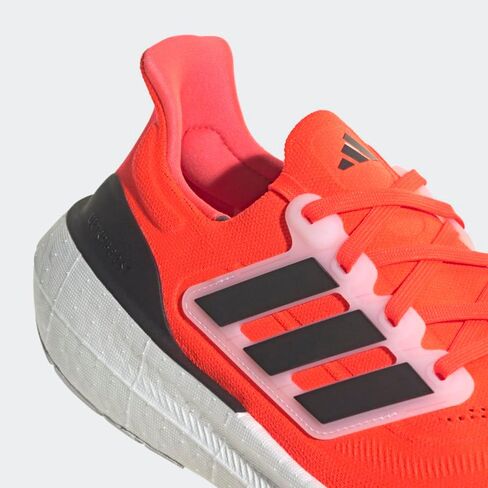 حذاء الجري Ultraboost الخفيف للرجال من أديداس in Saudi Arabia
