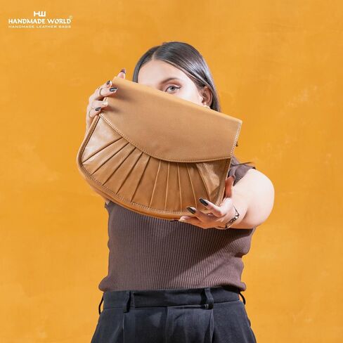 حقيبة كروس نسائية مصنوعة يدويًا من الجلد الناعم NDM من World NDM مع حزام قابل للتعديل ومحفظة سفر للسيدات in Kuwait