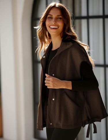 Women's Fleece Vest Oversized Sleeveless Fuzzy Sherpa Vests Outerwear with Pockets in Saudi Arabia