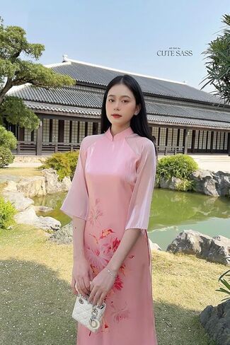 طقم شيفون آو داي بطبعات لوتس الربيع | الفيتنامية الحديثة المعدة مسبقًا آو داي| السنة القمرية الجديدة in Kuwait