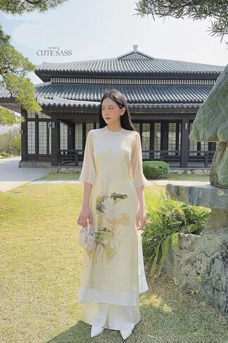 طقم شيفون آو داي بطبعات لوتس الربيع | الفيتنامية الحديثة المعدة مسبقًا آو داي| السنة القمرية الجديدة in Kuwait