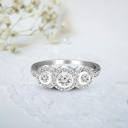 ألماس صديق 3/8 قيراط | ذهب أبيض عيار 10 قيراط أو فضة إسترلينية عيار 925 | مختبر معتمد من IGI خاتم ألماس هالو 3 حجر | قطع الماس المستديرة الرائعة | جودة GH-SI1 in Kuwait