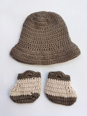 أزياء الأطفال حديثي الولادة من كوبرلوس بنمط عصري محبوك محبوك من الكروشيه قبعة تنكرية مع جوارب in Kuwait