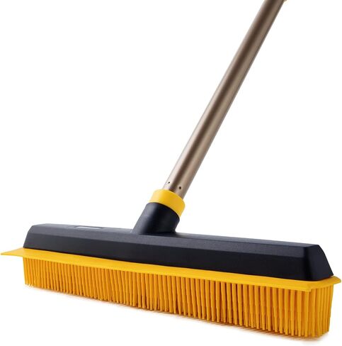 مكنسة مطاطية لإزالة شعر الحيوانات الأليفة من Yocada مع ممسحة مطاطية 2 في 1 فرشاة أرضية متداخلة لكنس بلاط الأرضيات الصلبة والسجاد المنخفض والسجاد والسجاد والحمام وغرفة المعيشة والمطبخ 53 بوصة in Kuwait