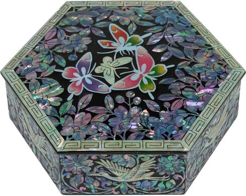 صندوق حلى من عرق اللؤلؤ بغطاء من جبل فبراير - هدايا بتصميم زهرة مع فراشة للنساء in Kuwait