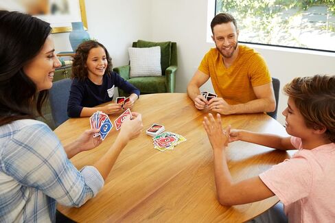 Mattel Games UNO Card Games, Left Hand Mattel Games UNO Game in Storage Tin with 112 Cards and Instructions, Travel Games in Saudi Arabia