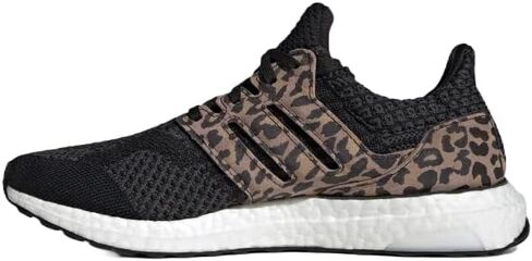 حذاء Ultraboost 5.0 DNA للسيدات من Adidas، أسود أساسي/أسود أساسي/كربون in Saudi Arabia