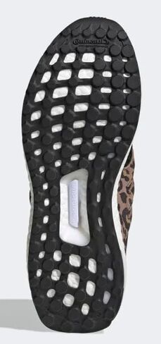 حذاء Ultraboost 5.0 DNA للسيدات من Adidas، أسود أساسي/أسود أساسي/كربون in Saudi Arabia