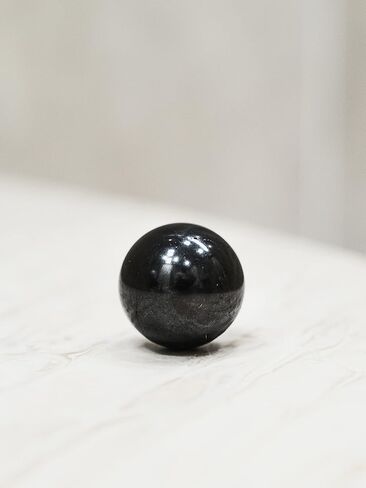 Shungite Club Shungite Sphere Polished Crystal Ball Healing Stone from Karelia (30 mm) Meditation, Home Decor in Kuwait