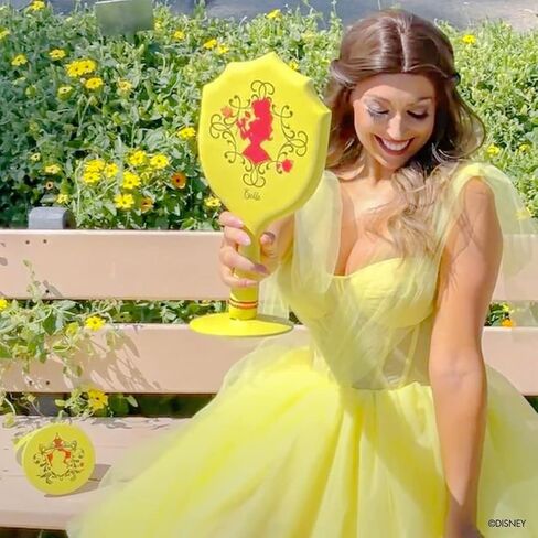 مرآة مكياج مضاءة محمولة باليد من Impressions Vanity، مرآة يد LED من Disney Princess Belle مع قاعدة واقفة، مرايا زينة للمكياج مع زر لامع و3 أوضاع ألوان للسفر أو غرفة النوم in Saudi Arabia