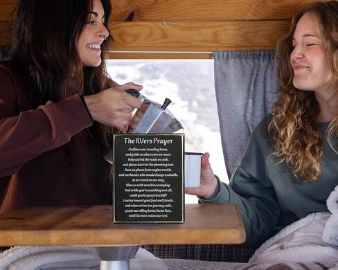 ديكور التخييم، لافتة تخييم مضحكة ريفية، علامة RVers للصلاة الخشبية، علامة ديكور المنزل RV، ديكورات العربة للداخل، هدايا التخييم 5 بوصة × 6 بوصة in Kuwait