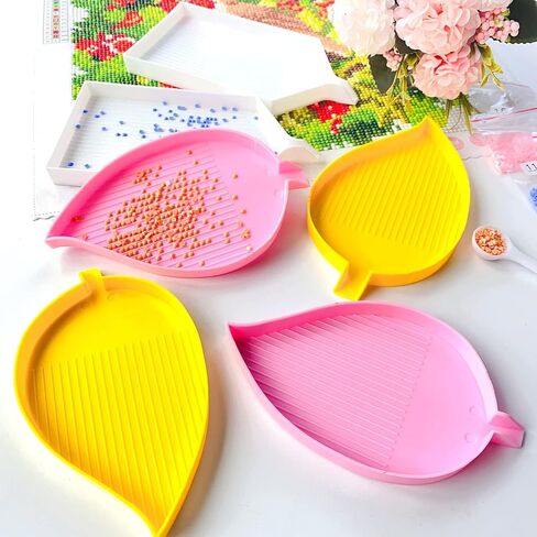 6 قطع من صواني الرسم الماسي الكبيرة والصغيرة، وصينية فرز الخرز البلاستيكية، وأدوات مجموعة صواني فنية ماسية كبيرة، وصينية حاويات تخزين لأحجار الراين والإكسسوارات in Kuwait