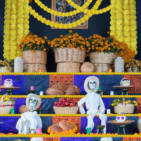 6 Pcs× 5 Feet Long Marigold Flowers Garland Bulk Indian Wedding Party Mantel Decoration Artificial Dia de Los Muertos Decorations for Altar Faux Flower Garland for Diwali, Bush Floral Party(Yellow) in Kuwait